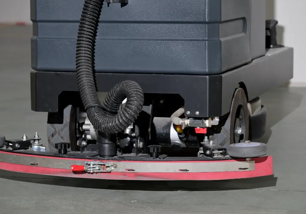 Sturdy Curved Scraper