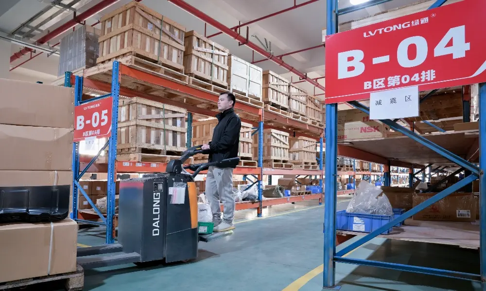 LVTONG Cleaning Equipment: Quality, Innovation & Value for Every Environment 1 Maintain Product Performance With Lvtong Services
